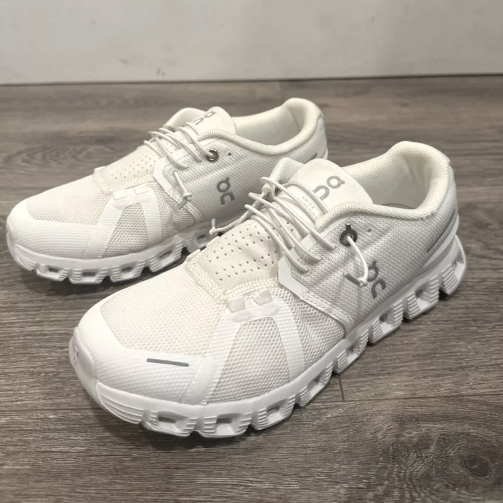 On Cloud 5 White Sneakers Size 5